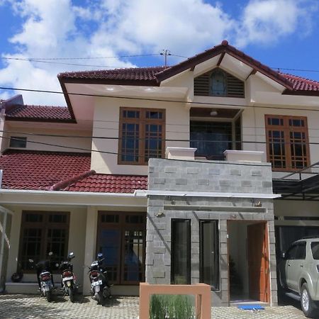 Hotel Omah Sastro 2 Yogyakarta Exterior foto