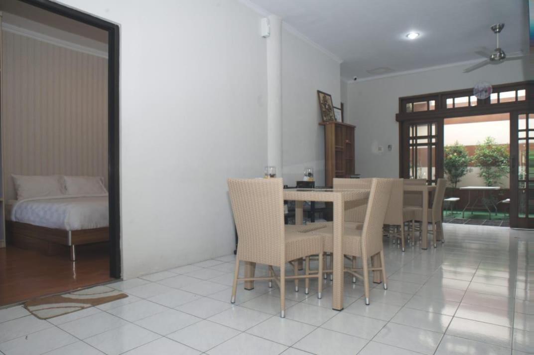 Hotel Omah Sastro 2 Yogyakarta Exterior foto